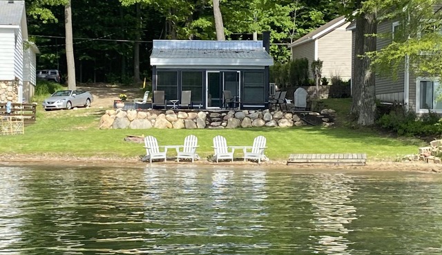 Cozy Cottage on Baptist Lake Just North of G.R.