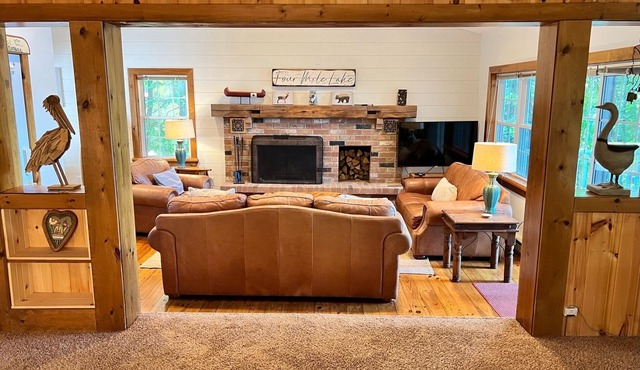 Cozy Cottage on Four Mile Lake