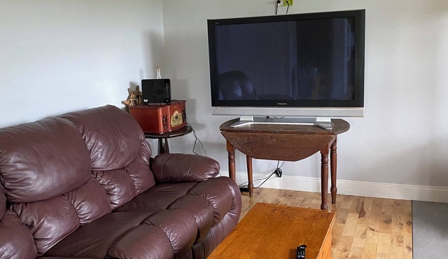 Cozy cottage on the Mira River