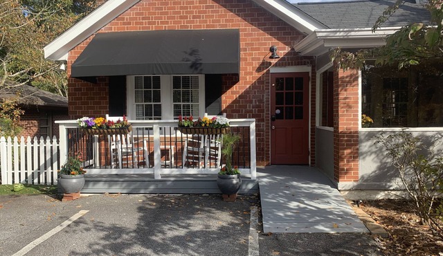 Cozy Cottage on Canton Street just steps away from nightlife, shopping and parks