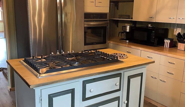 Cozy Cottage on Ellis Pond-Cabin #1 at Kozy Cove