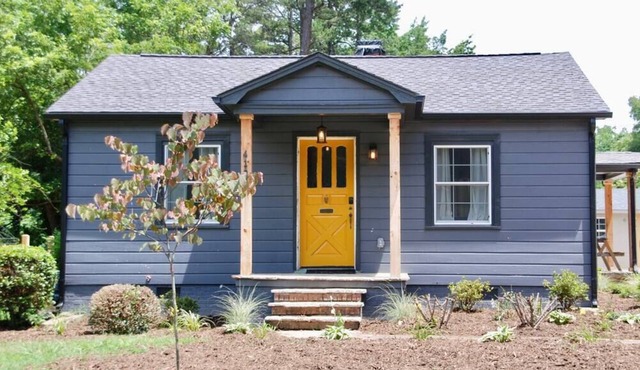 Cozy Cottage on Food Forest in the Heart of Charlotte!