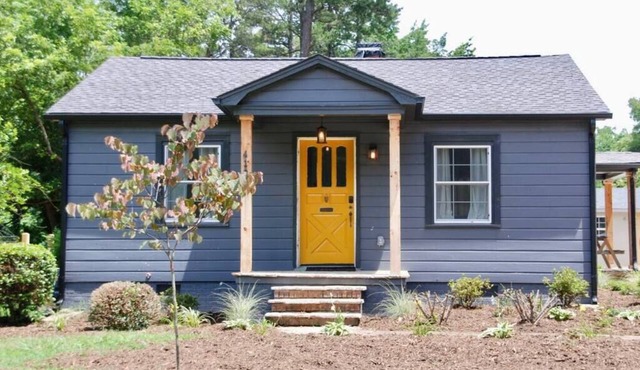 Cozy Cottage on Food Forest in the Heart of Charlotte!