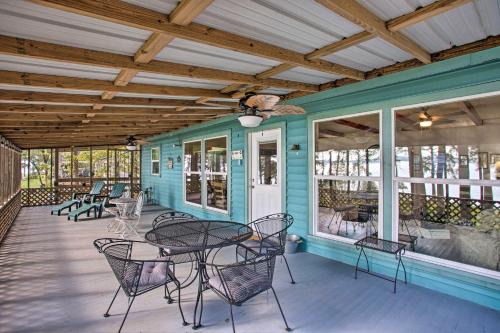 Cozy Cottage on Lake O The Pines with Lake Views!