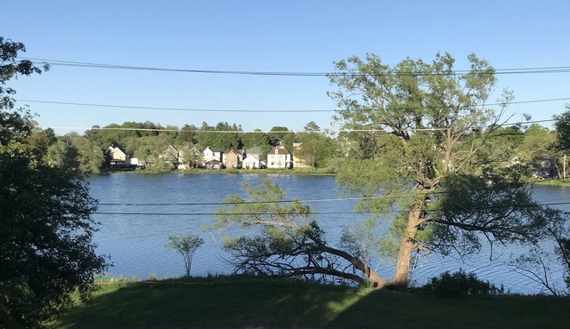 Cozy cottage on Lake Bancroft in Ishpeming, Mi