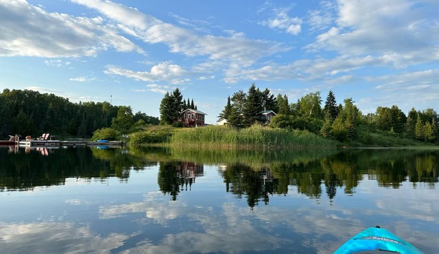 Cozy Cottage on Private Lake