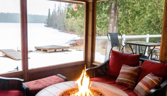 Cozy Cottage on Quiet Lake