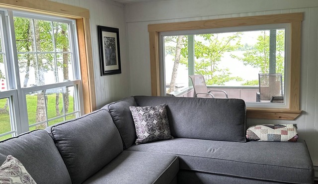 Cozy cottage on Rumsey Lake, for your family vacation!