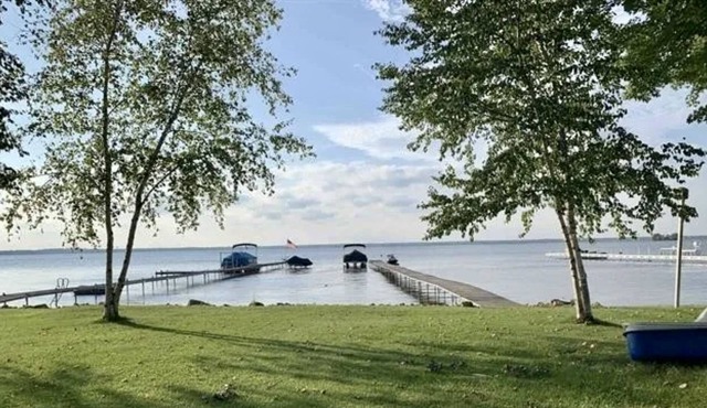 Cozy Cottage on Shawano Lake