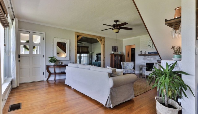 Cozy Cottage on the River