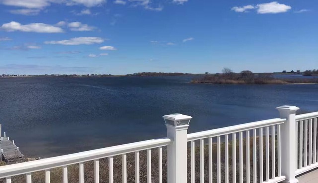 Cozy cottage on the water