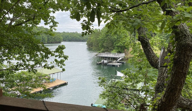Cozy Cottage on the Lake