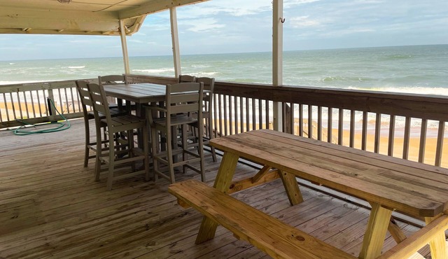 Cozy Cottage | Pet-Friendly Oceanfront Home w. Views + Deck Dining