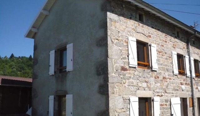 Cozy cottage, pets allowed, near skiing and hiking