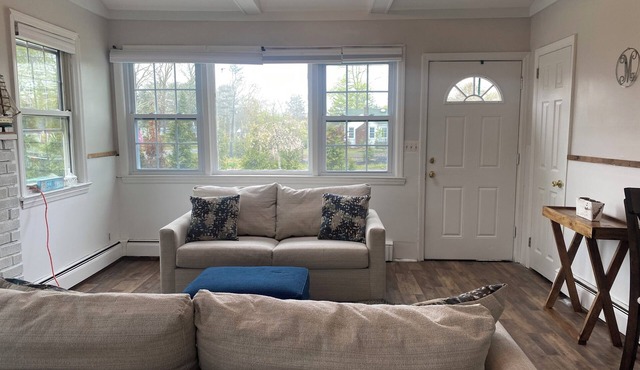 Cozy Cottage Ponquogue Hampton Bays