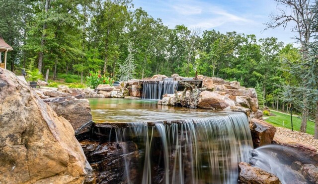 COZY COTTAGE - Private Hot Tub and Fire Pit