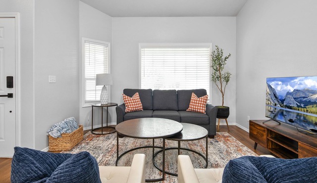 Cozy Cottage: relaxing retreat, pet and family friendly