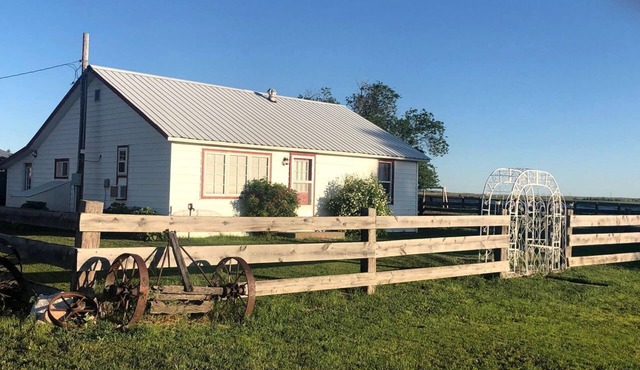 Cozy Cottage Rental for Six on a Working Ranch in Crawford, Nebraska