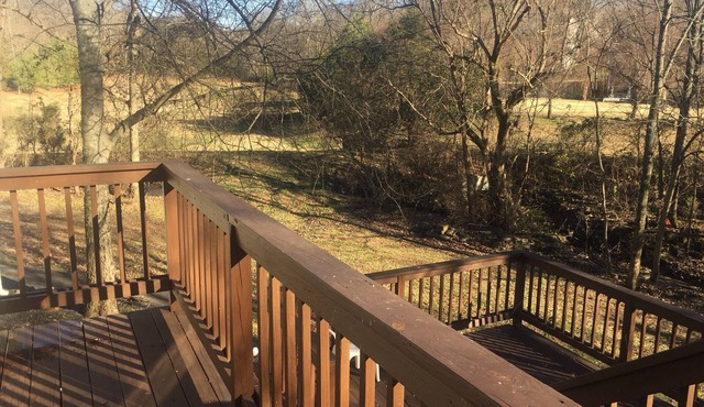 Cozy Cottage Retreat in the heart of Cool Springs.