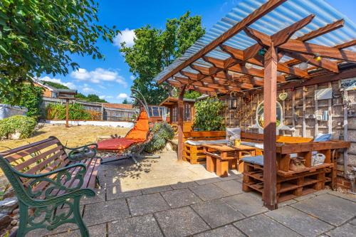 Cozy Cottage, Secure Garden, Dog Freindly