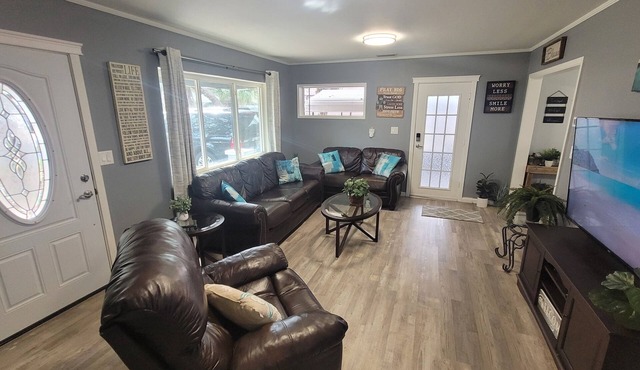 Cozy Cottage Sleeps 8 close to the World Equestrian Center
