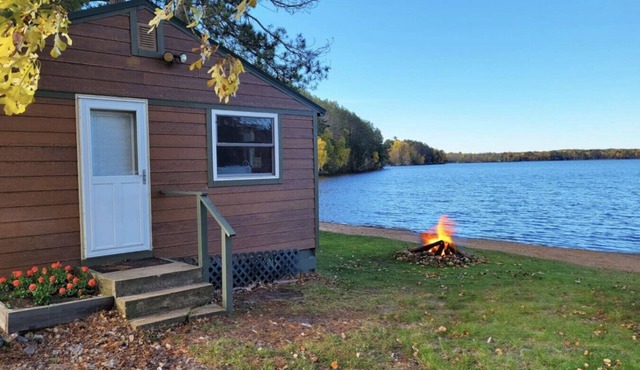 Cozy Cottage Steps From the Water