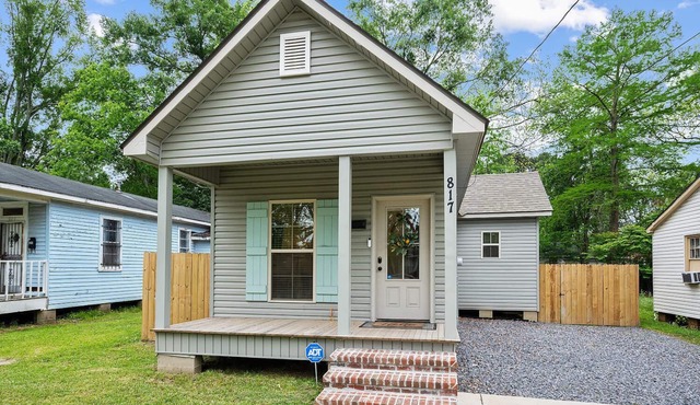 Cozy Cottage: Steps from LSU & Minutes to Downtown