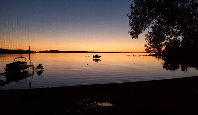 Cozy Cottage with private beach