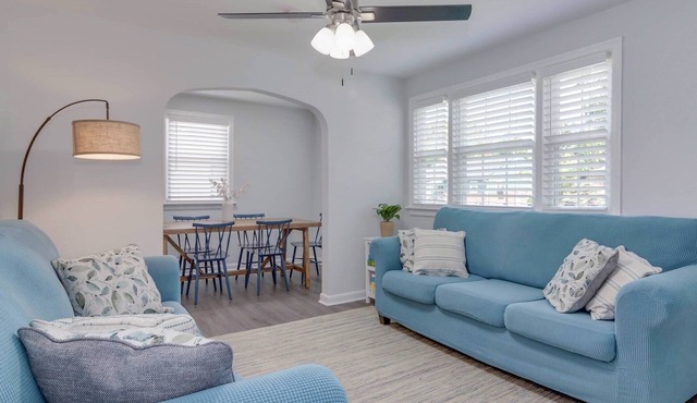 Cozy Cottage w/Hot Tub, Pool Table, Fenced Yard