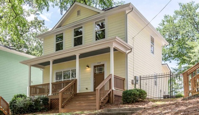 Cozy Cottage - Walk to Campus, Stadium, Downtown