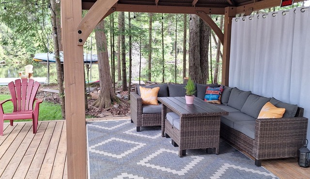 Cozy cottage with amazing view on the Big Bald Lake in Bobcaygeon