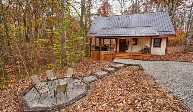 COZY COTTAGE with a "Modern Farmhouse Flair"