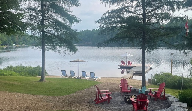 Cozy Cottage with Amazing View, Beach on Quiet Lake