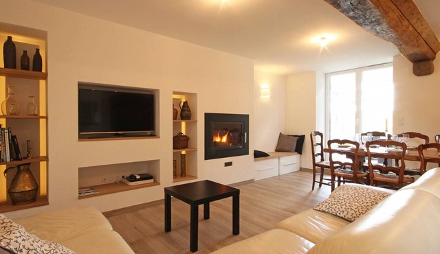 Cozy cottage with animals, garden and wifi included, peaceful setting in Normandy