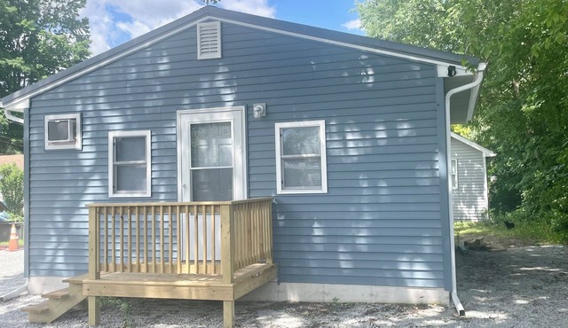 Cozy cottage with Bass Lake access only 300' away-6399.