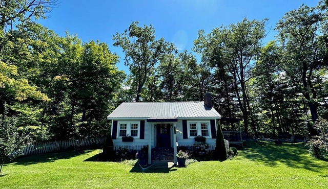 Cozy cottage with direct river access - perfect for fishing or weekend escape