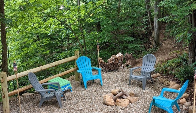 Cozy cottage with hot tub. Relax and enjoy family time and nature.