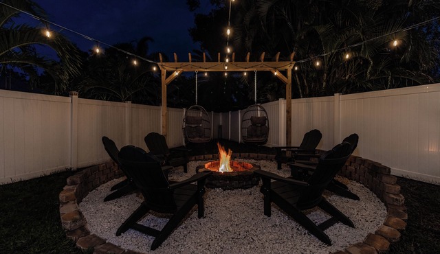 Cozy Cottage with heater & salt system pool. Ps5 no fee.