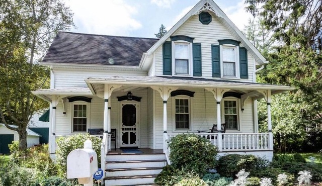 Cozy cottage with Mountain Views - near Ricketts Glen