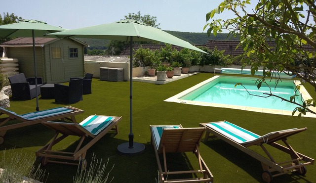 Cozy cottage with pool near Rocamadour