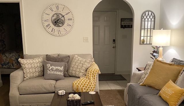 Cozy cottage with private boat dock on Lake Eufaula.