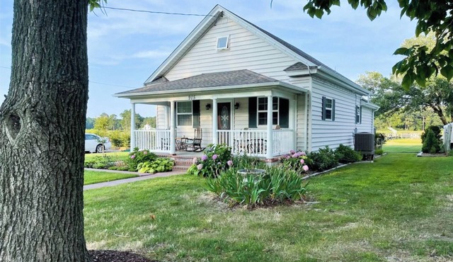 Cozy Cottage with Private Dock- Chesapeake Bay/Cambridge (Pet-Friendly)