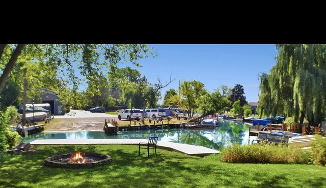 Cozy Cottage with private dock