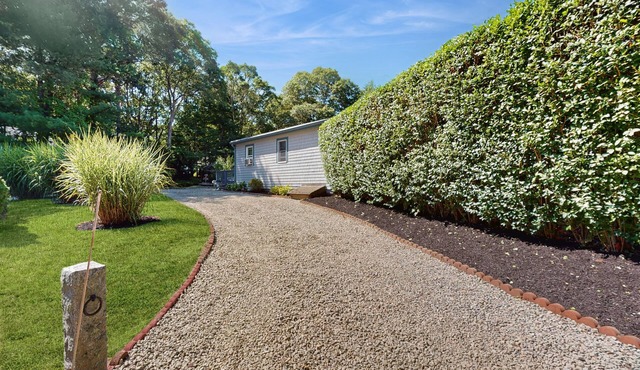 Cozy cottage with tranquil charm, natural beauty & great location