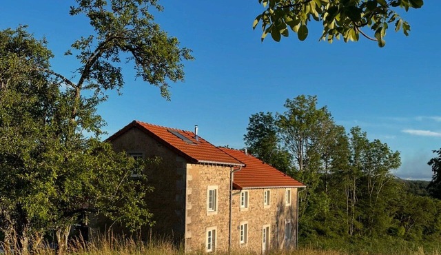 Cozy cottage with WIFI and parking, close to nature