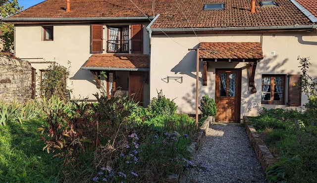 Cozy cottages near Luxeuil, shared garden