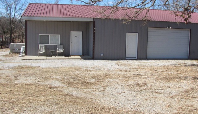 Cozy Country Cabin! 1 mile from Lake and beach area!