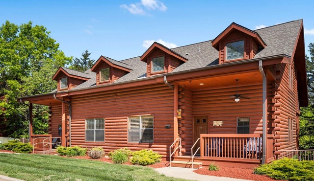 Cozy Country Cabin - Just off of Branson's Famous 76 Country Blvd!