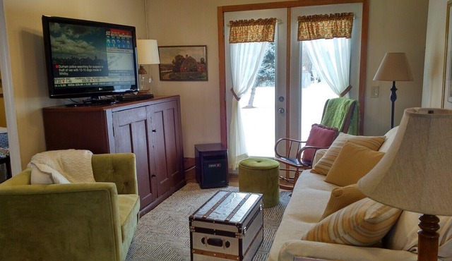 Cozy Country Cottage near Rice Lake