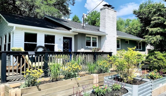 Cozy Country Cottage